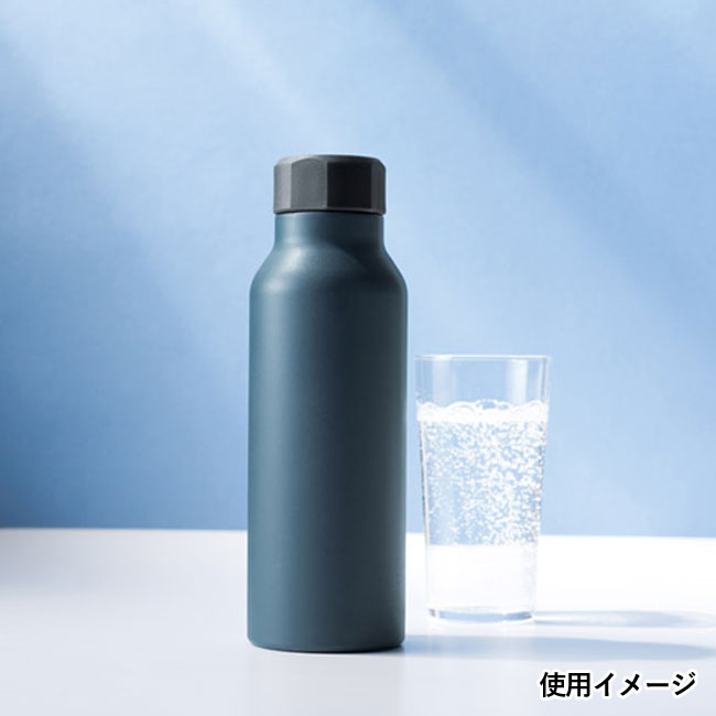 炭酸対応 真空ステンレスボトル600ml（SNS-1001594）使用イメージ